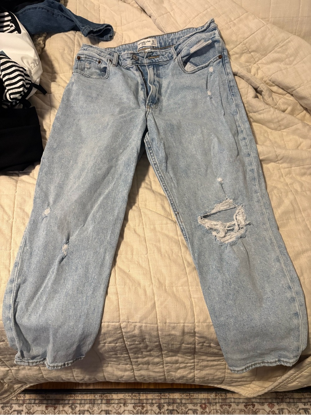 Light Blue Distressed Women’s jeans